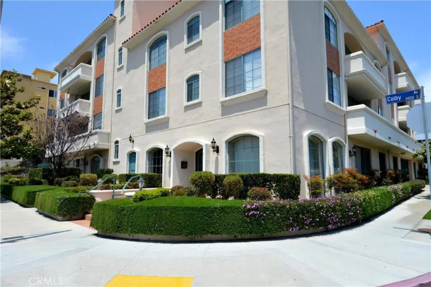 1430 Colby Avenue #105 photo 1