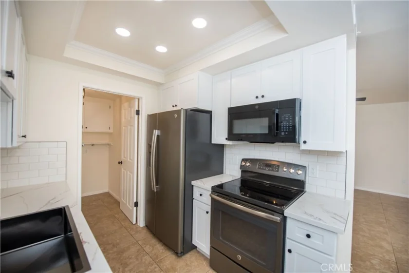 811 Pillar Point Way photo 4