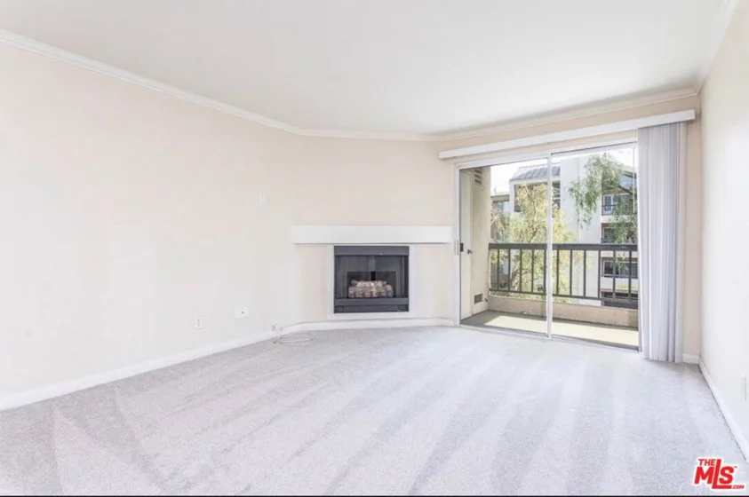 5530 Owensmouth Avenue #219 photo 1