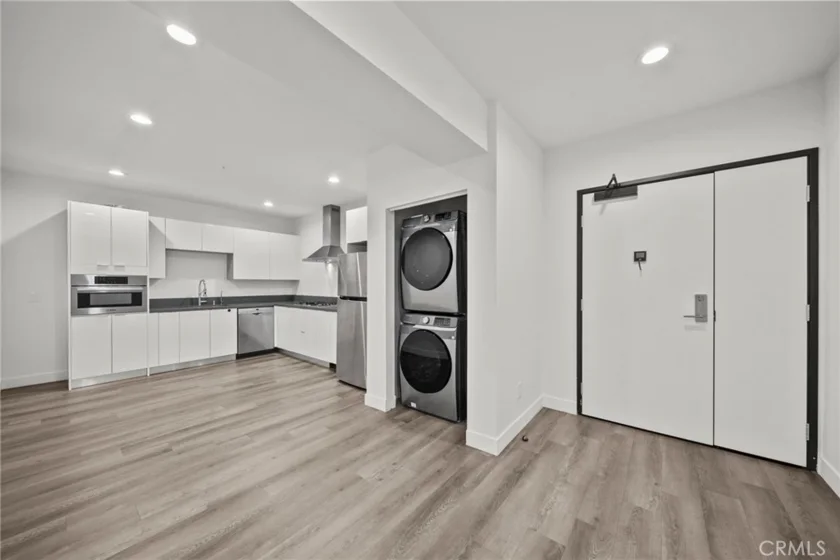 900 S Kenmore Avenue #504 photo 30