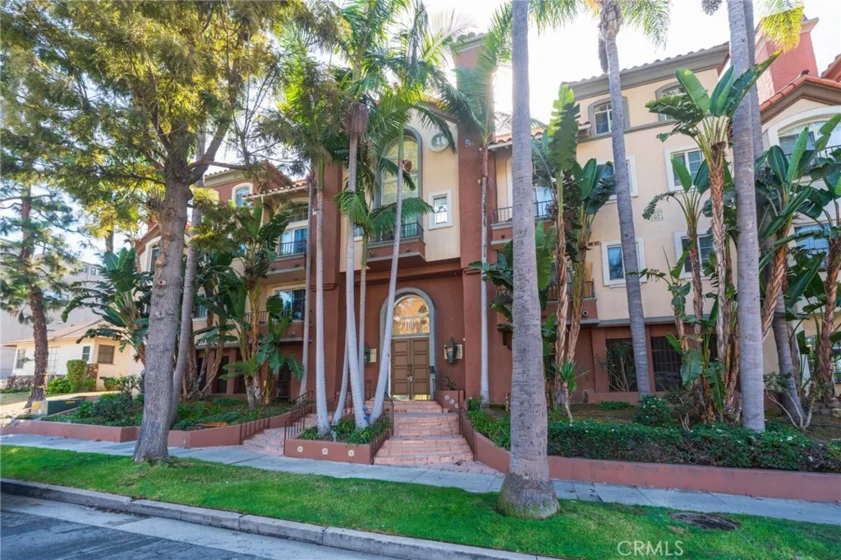 7100 La Tijera Boulevard photo 1