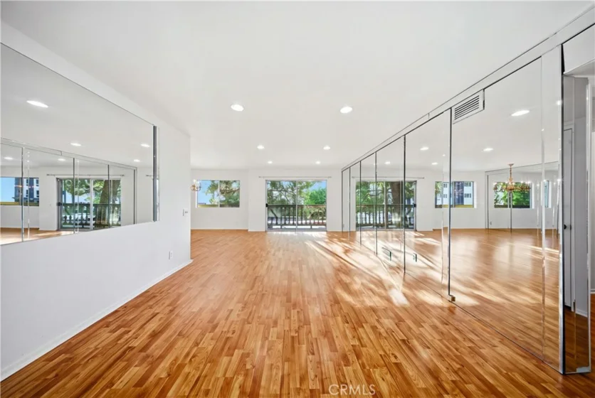5400 Lindley Avenue #101 photo 5
