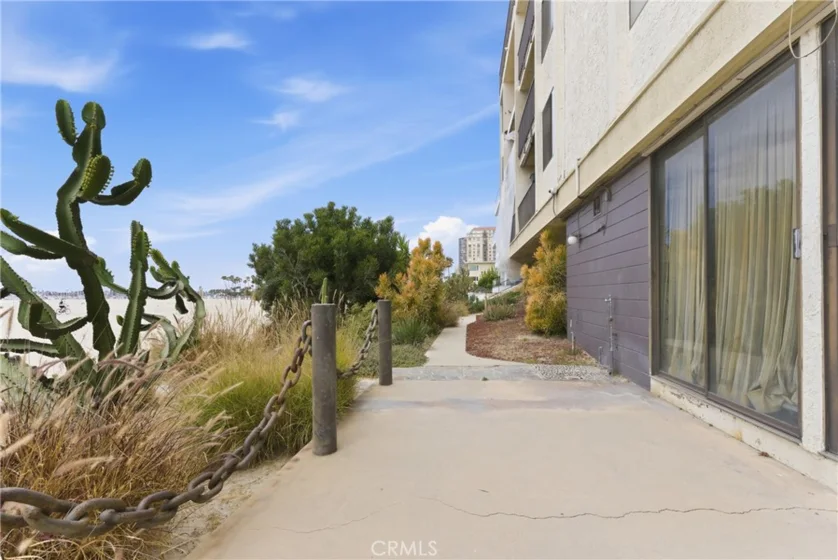 1140 E Ocean photo 48