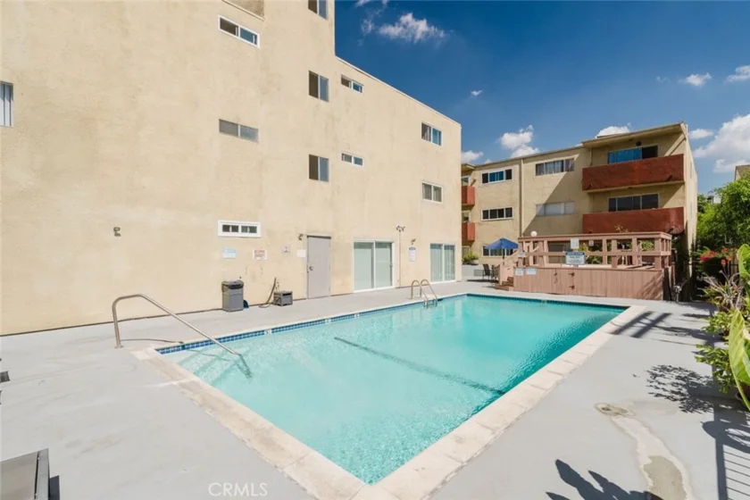 620 N Kenwood Street #208 photo 26