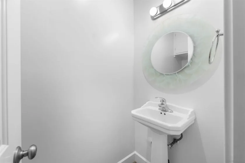1740 Roosevelt #APT B photo 24
