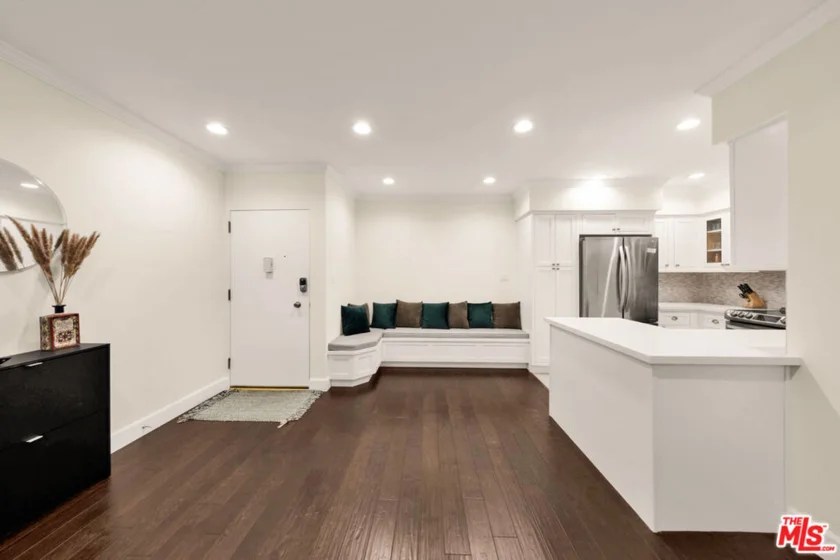 15248 Dickens Street #103 photo 7