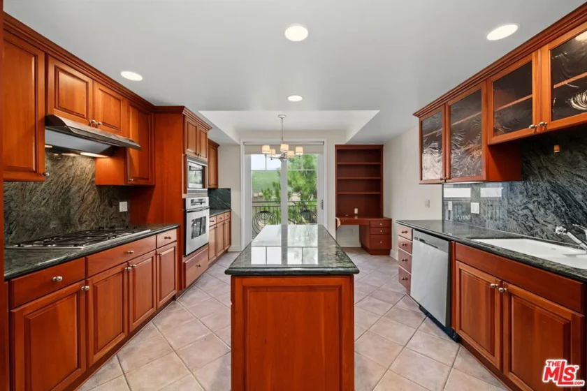 430 N Oakhurst Drive #PH406 photo 20