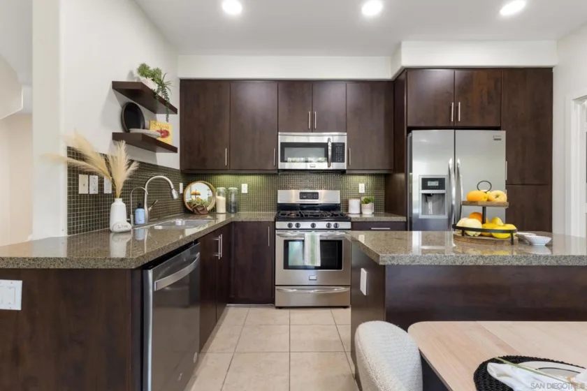 2104 Cosmo Way photo 11