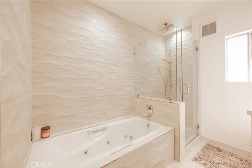 11560 Moorpark Street #204 photo 22