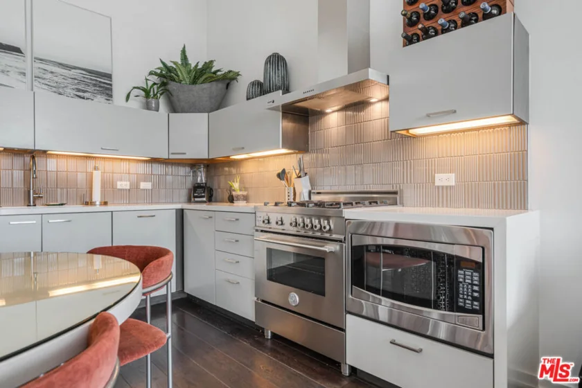 751 N Fairfax Avenue #4 photo 22