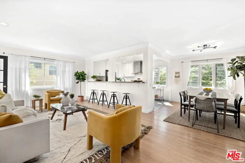 2021 Hillhurst Avenue #5 photo 1