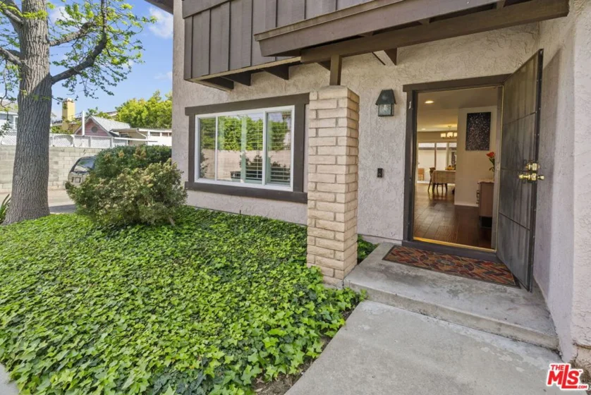 7530 Corbin Avenue #1 photo 1