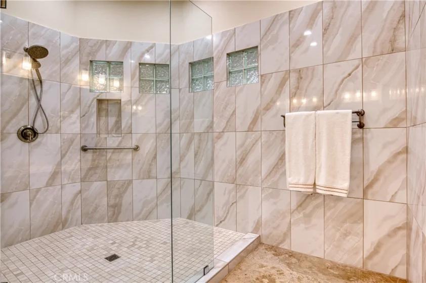 102 Stoney Pointe photo 11