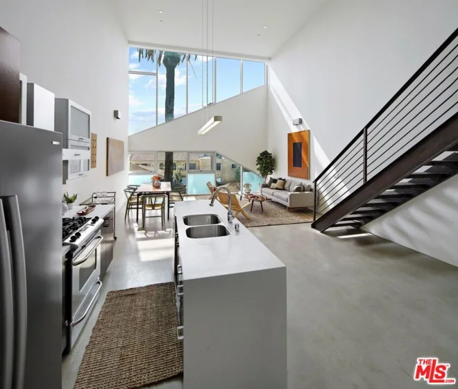 803 Wilcox Avenue #10 photo 3