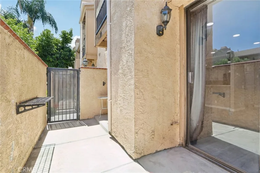 9600 Sylmar Avenue #19 photo 24