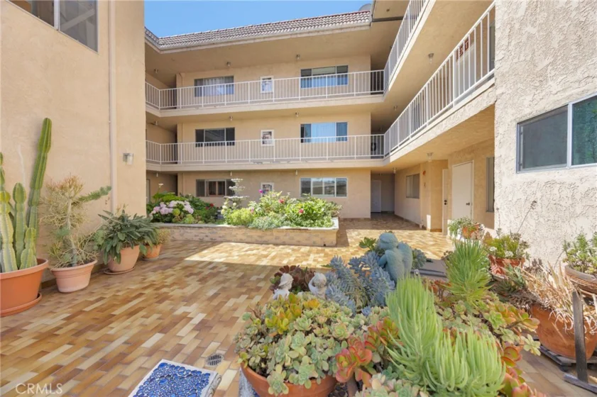 1311 S Grand #10 photo 18