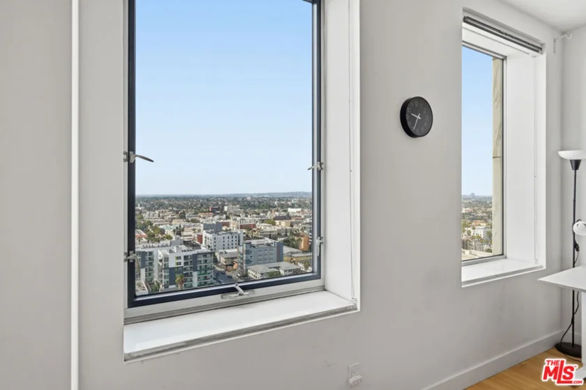 3810 Wilshire Boulevard #1609 photo 25