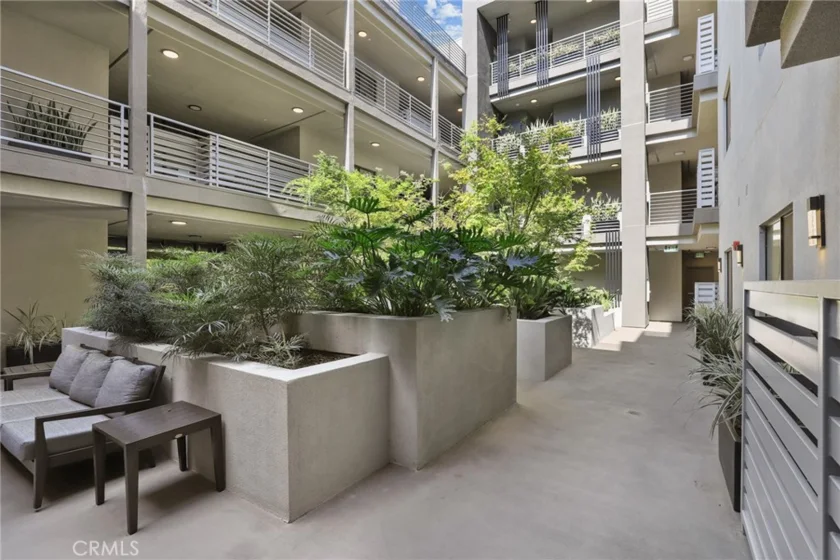 178 S Euclid Avenue #106 photo 20