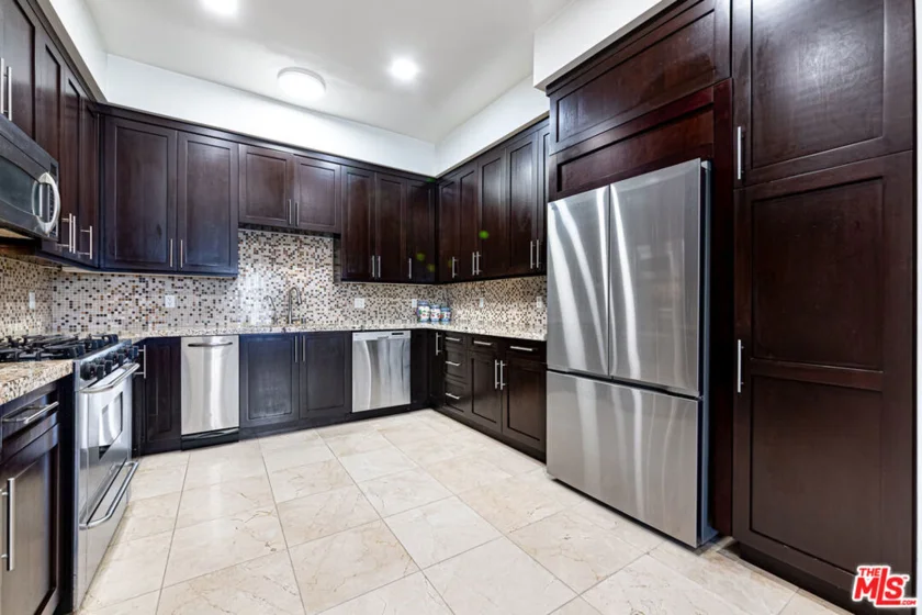 5057 Maplewood Avenue #PH4 photo 4