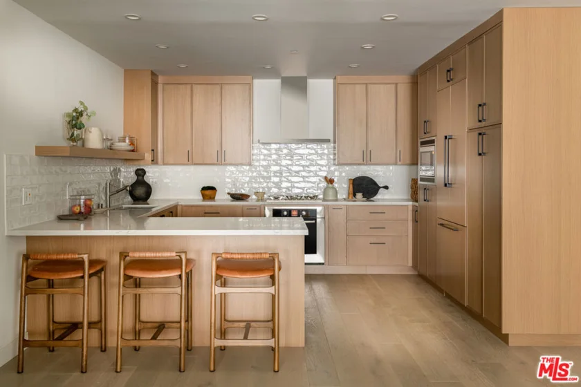 928 N Croft Avenue #303 photo 8
