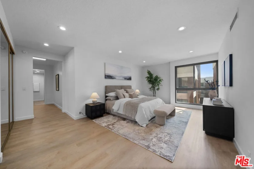 4477 Wilshire Boulevard #308 photo 29
