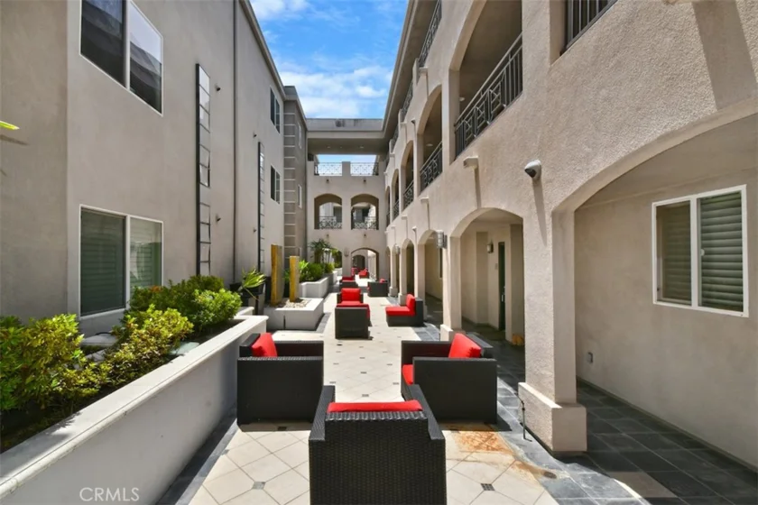 4424 Whitsett Avenue #107 photo 51