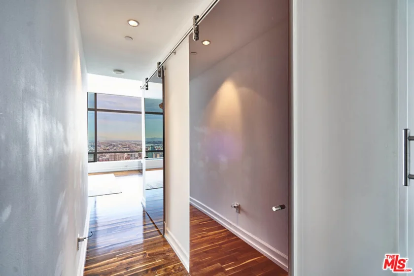 900 W Olympic Boulevard #34A photo 17