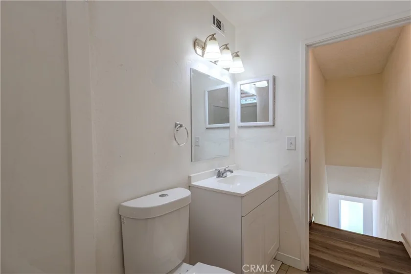 3485 Columbia photo 19