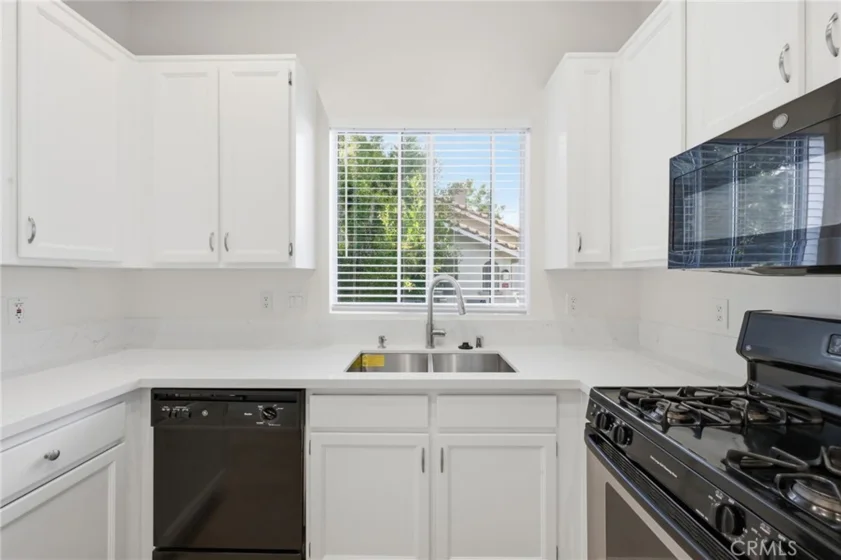 157 California Court photo 22