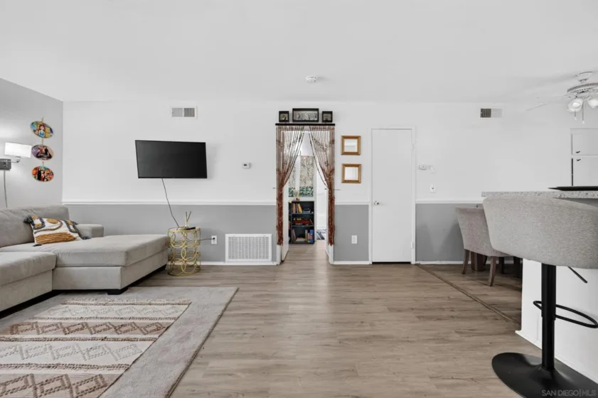 9941 Woodpark photo 13