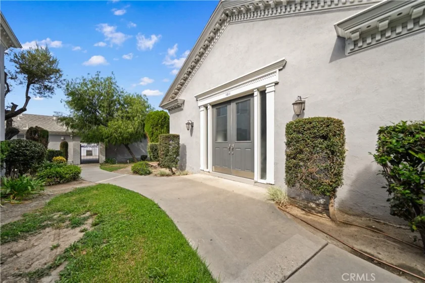 1611 S Pomona #D13 photo 1