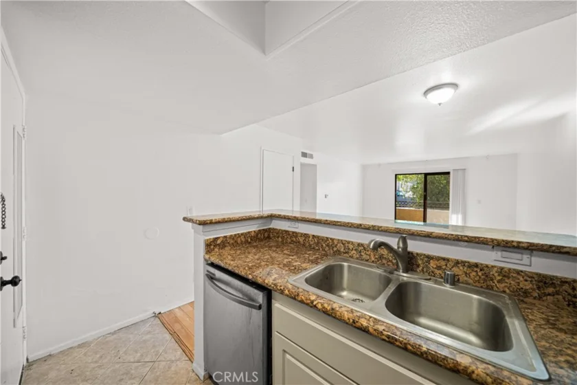 64 N Mar Vista Avenue #103 photo 6