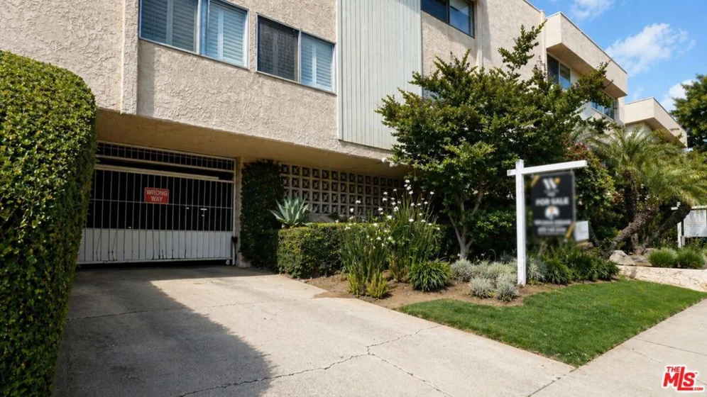 5139 Balboa Boulevard #12 photo 32