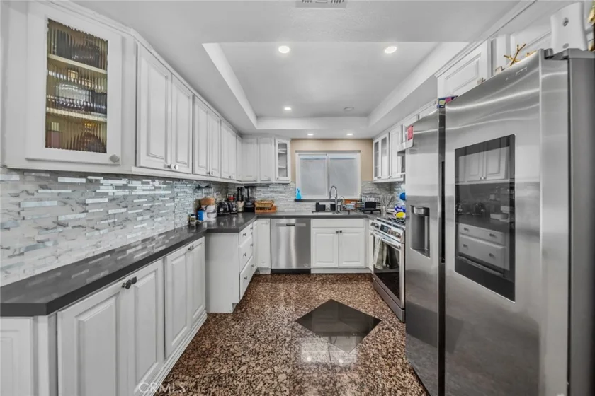 13412 Burbank photo 11