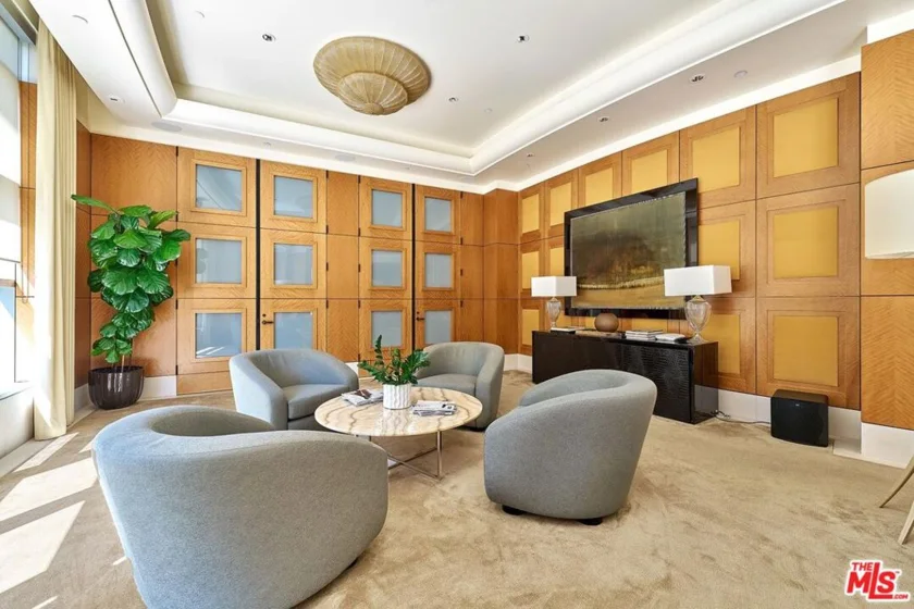 10776 Wilshire Boulevard #603 photo 43