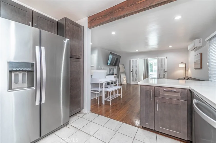 325 Cedar photo 5