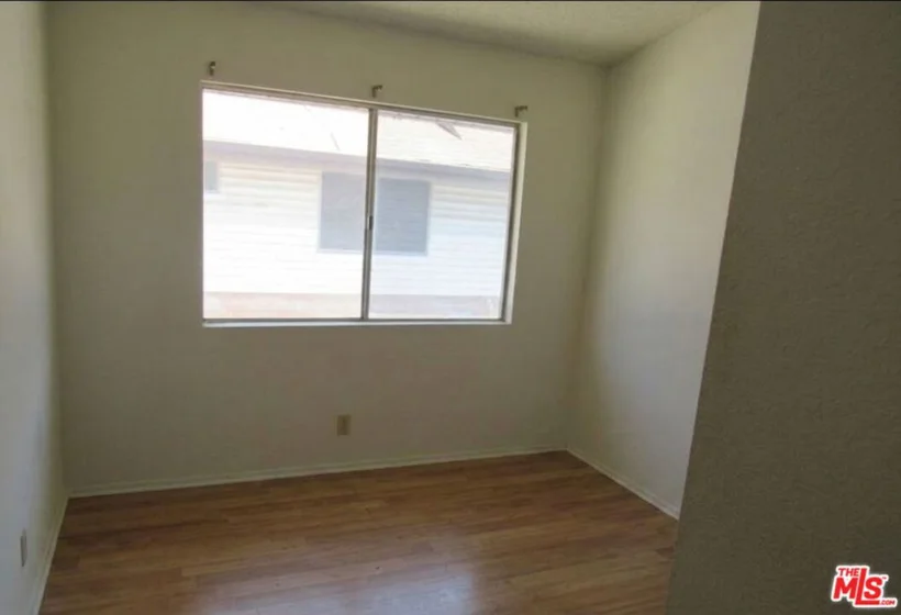 7115 Etiwanda Avenue #18 photo 4