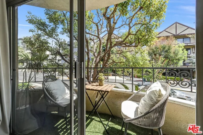 1221 N Kings Road #101 photo 19