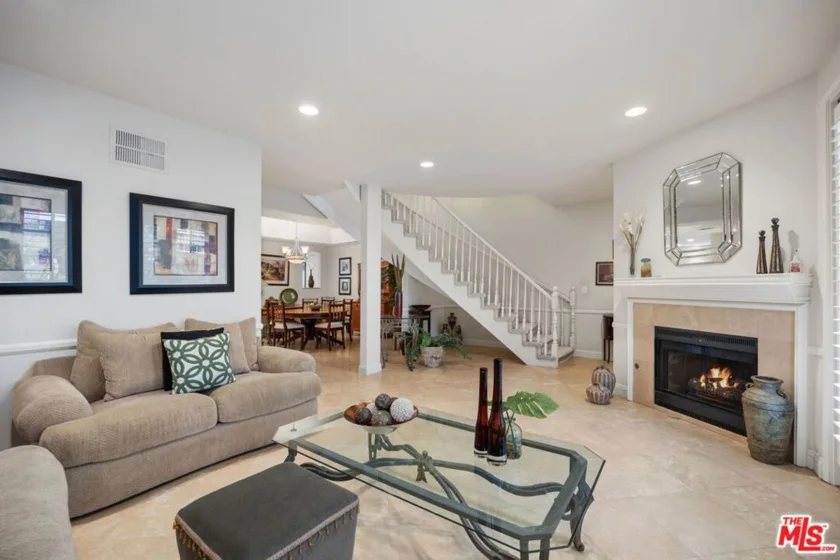 18135 Burbank Boulevard #8 photo 1