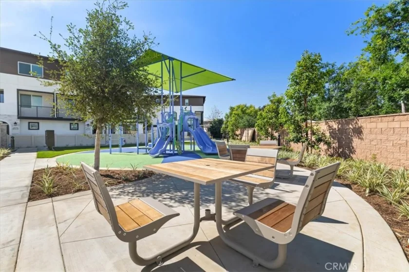 9524 Hannah Way photo 35