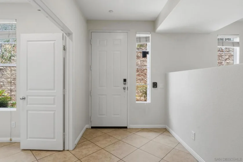 750 Harbor Cliff Way #105 photo 3
