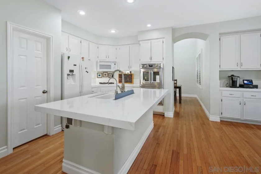 30916 Oakhill Drive photo 15