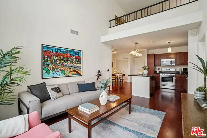 100 S Alameda Street #432 photo 24