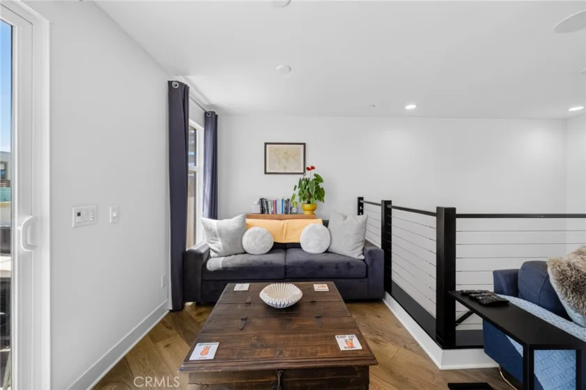 1687 Grand View photo 31