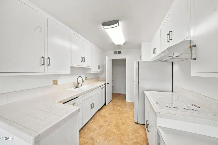 420 S Madison Avenue #204 photo 20