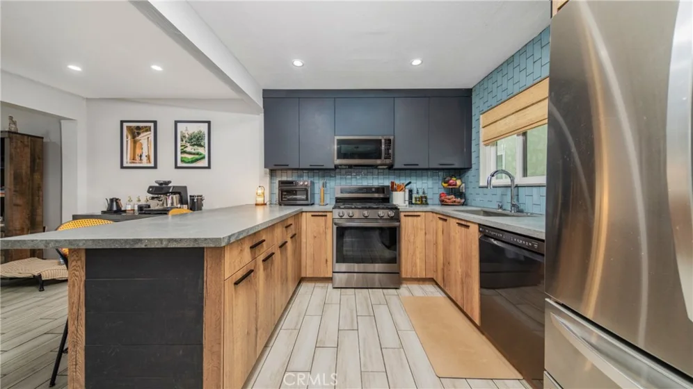 7422 Hazeltine photo 11