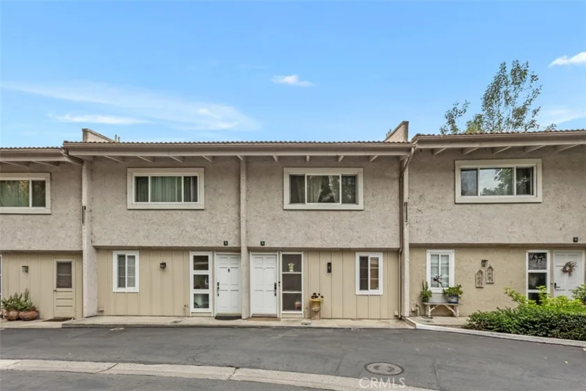 23821 Hillhurst Drive #4 photo 22