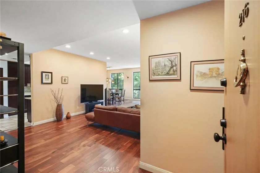 13331 Moorpark Street #216 photo 5