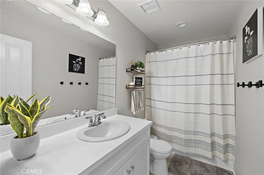 41461 Winterberry photo 24