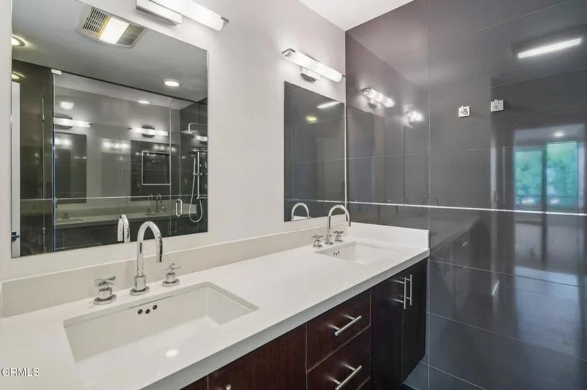 121 S Hope Street #408 photo 11